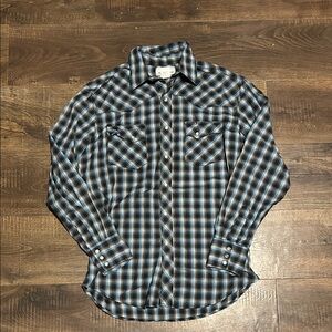 Wrangler Men's Black and Blue Plaid Button Down Shirt